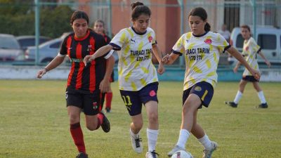 TARSUS BELEDİYESİNCE 'DÜNYA KIZ ÇOCUKLARI GÜNÜ' KAPSAMINDA FUTBOL MAÇI DÜZENLENEREK