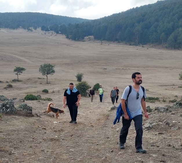 TAVŞANLI AYVALI KÖYÜ’NDE DOĞA YÜRÜYÜŞÜYLE STRES ATTILAR
