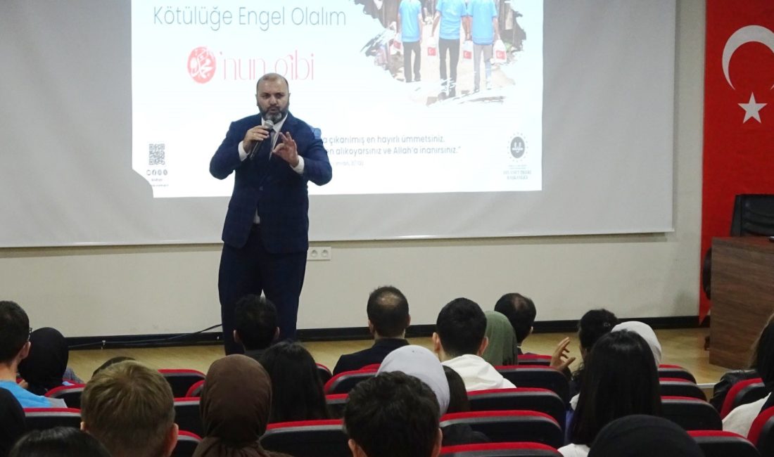 TAVŞANLI'DA "PEYGAMBERİMİZ VE KARAKTER İNŞASI“ KONULU KONFERANS VERİLDİ
