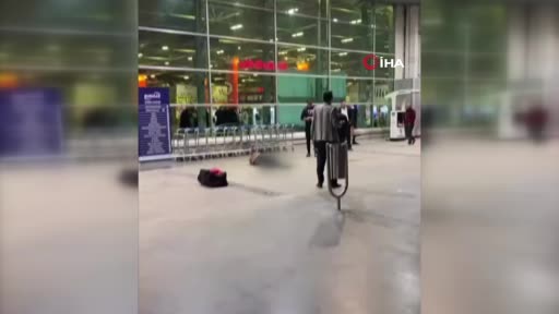 Bursa Şehirler Arası Otobüs Terminali’nde bir kişi, husumetlisini bacağından vurarak