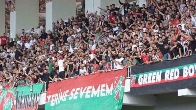 KUŞADASISPOR-KARŞIYAKA MAÇINDAN FOTOĞRAFLAR.