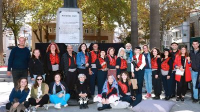 Mudanya Belediyesi bünyesinde çalışmalarını sürdüren ’Tiyatro Mudanya’ izleyenlerden tam not