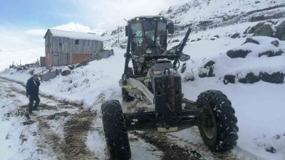 TRABZON'UN YÜKSEK KESİMLERİNDE KAR YAĞIŞI ETKİLİ OLDU. BÜYÜKŞEHİR BELEDİYESİ EKİPLERİ