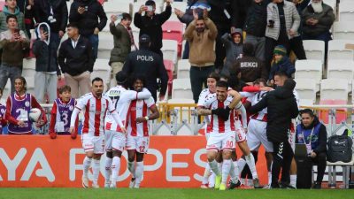 TRENDYOL SÜPER LİG'İN 9. HAFTASINDA SİVASSPOR EVİNDE KARŞILAŞTIĞI HATAYSPOR'U 3-2