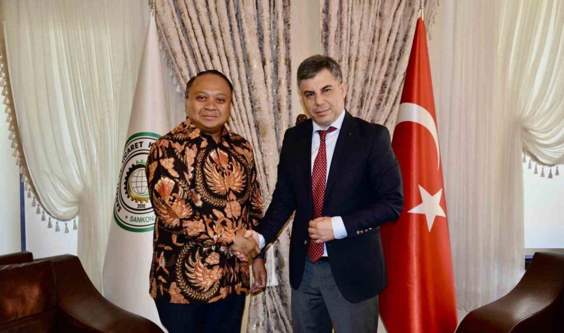 ENDONEZYA’NIN ANKARA BÜYÜKELÇİSİ ACHMED RİZAL PURNAMA VE DİPLOMATLARI, TÜRKİYE İLE