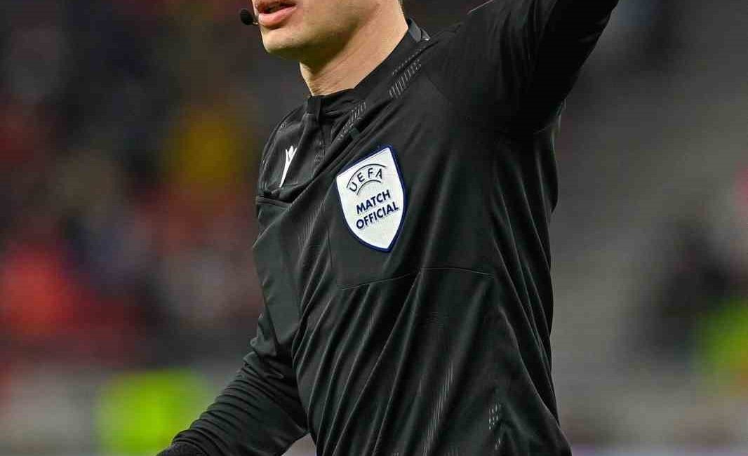FIFA KOKARTLI HAKEM HALİL UMUT MELER, İSVİÇRE İLE DANİMARKA ARASINDA