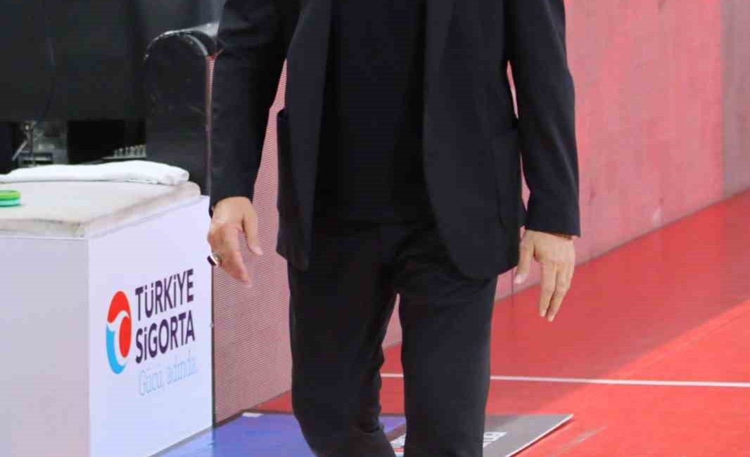 KARŞIYAKA BAŞANTRENÖRÜ UFUK SARICA, MERSİN SPOR MAÇI SONRASINDA YAPTIĞI AÇIKLAMAYLA
