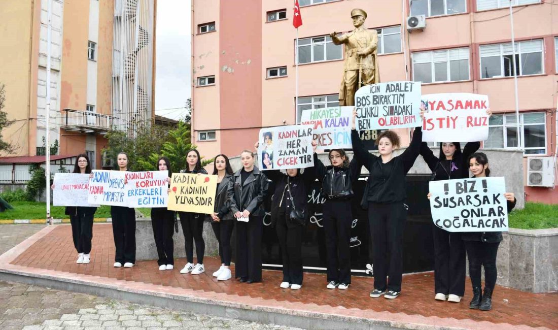 ÜNİVERSİTE ÖĞRENCİLERİNDEN KADIN CİNAYETLERİNE TEPKİ