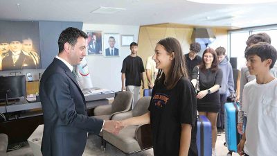 BAYRAKLI BELEDİYESİ SOSYAL ETKİNLİK MERKEZİ'NDE EĞİTİM ALARAK ÜNİVERSİTE VE LİSEYE