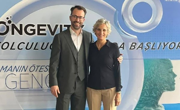 DR. MERCEDES AGUİRRE LİPPERHEİDE VE FİLİP DE GROEVE
