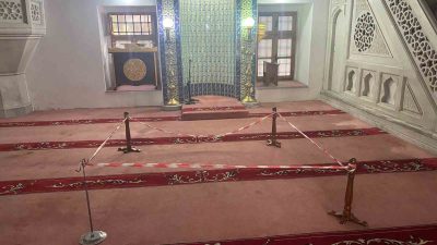 ÜSKÜDAR’DA, BULUNAN TARİHİ KARADAVUD PAŞA CAMİ’NİN KUBBE KISMINDA SIVA ÇÖKMESİ
