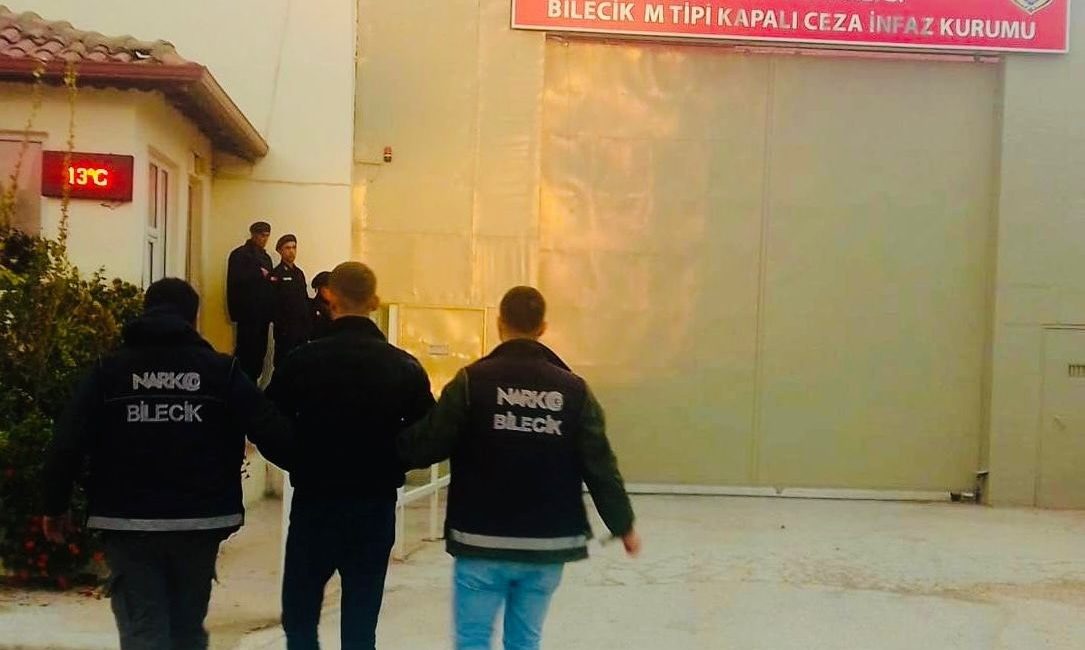 1 ŞÜPHELİ TUTUKLANARAK BİLECİK M TİPİ KAPALI CEZAEVİ’NE TESLİM EDİLDİ.