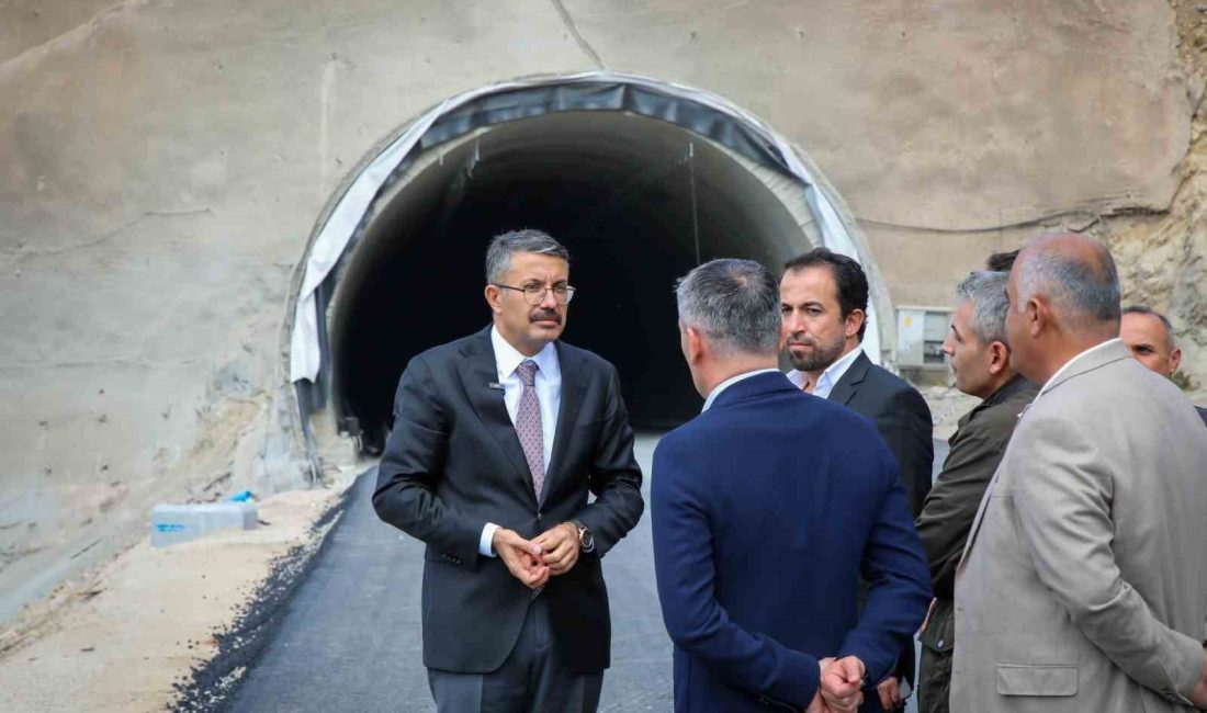 HAKKARİ VALİSİ ALİ ÇELİK, YÜKSEKOVA İLÇESİNDE YAPIMI SÜREN YÜKSEKOVA-YENİ KÖPRÜ