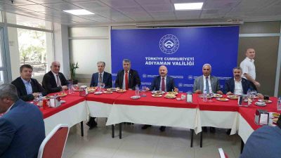 19 EKİM MUHTARLAR GÜNÜNDE MUHTARLARLA BİR ARAYA GELEN ADIYAMAN VALİSİ