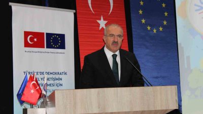 ÇANAKKALE ONSEKİZ MART ÜNİVERSİTESİ'NİN (ÇOMÜ) GENÇLERDE SİVİL KATILIMI VE GÖNÜLLÜLÜK