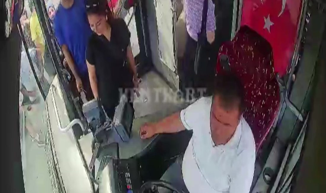 ADANA’DA BİR KİŞİ, OTOBÜSE BİNEN KADININ YANKESİCİLİK YÖNETİMİ İLE TELEFONUNU