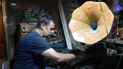 YENİ NESİL PLAKLAR, ANTİKA GRAMAFONLARA İLGİYİ AZALTTI