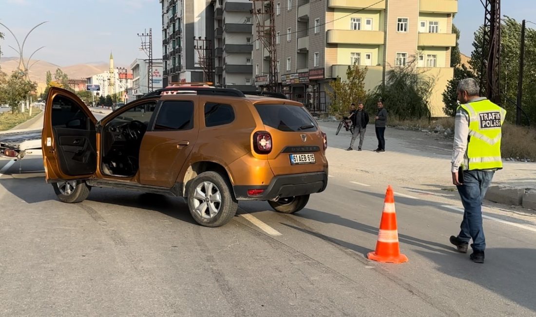 HAKKARİ’NİN YÜKSEKOVA İLÇESİNDE YOLUN KARŞISINA GEÇMEK İSTEYEN 12 YAŞINDAKİ KIZA