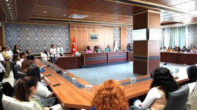 YUNUSEMRE BELEDİYESİ MEME KANSERİ FARKINDALIK AYI’NDA, KADIN ÇALIŞANLARINA YÖNELİK SEMİNER