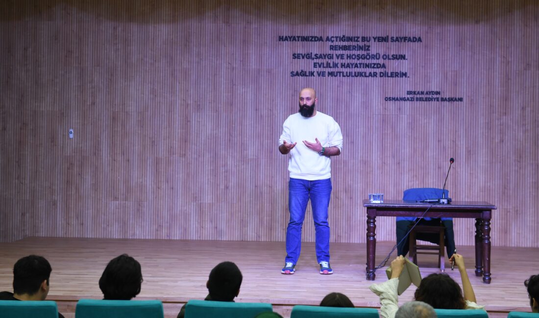 Osmangazi Belediyesi’nin düzenlediği kitap okuma etkinliğinde, dünyaca ünlü İngiliz şair,