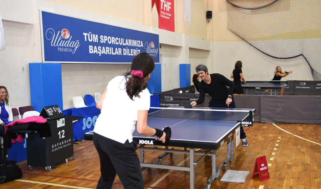Ulusal Bursa Veteran Masa Tenisi Turnuvası Başladı Osmangazi Belediyesi’nin destekleriyle Bursa Veteran Masa Tenisçileri Spor Kulübü tarafından