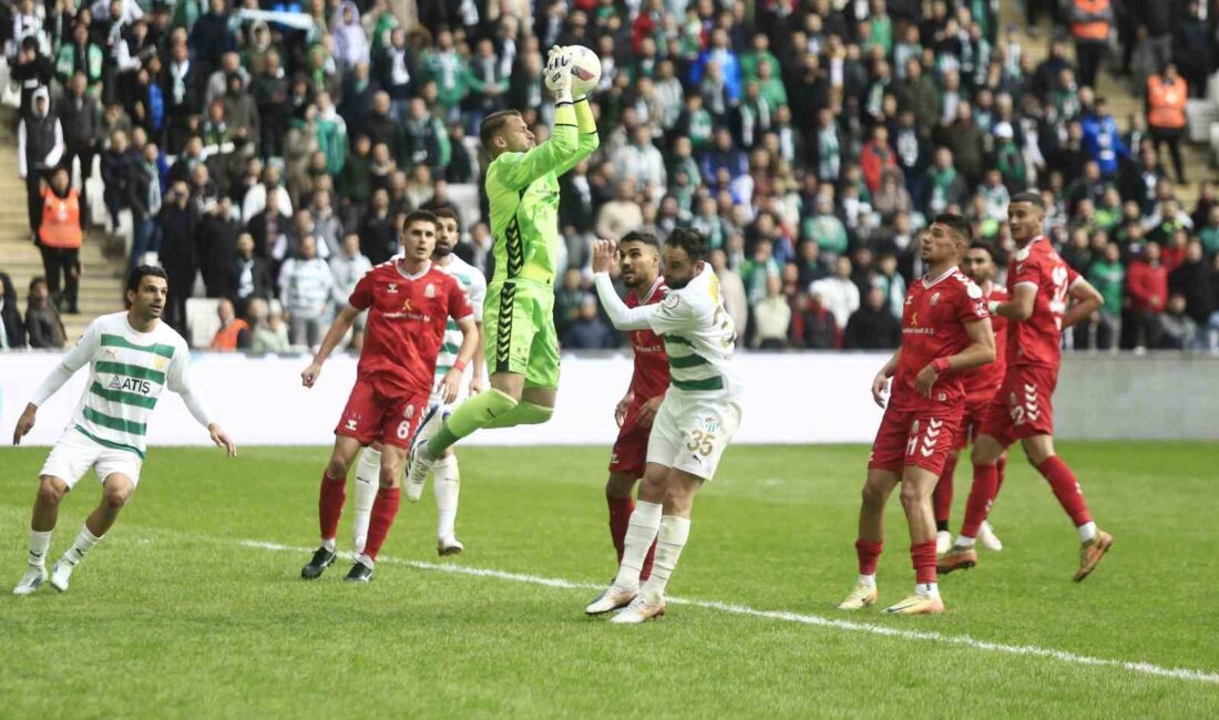 TFF 3. Lig 1. Grup 11. hafta maçında Bursaspor, sahasında