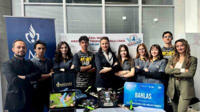 TEKNOFEST 2024 Antalya ve Adana finallerinde sahneye çıkan Bursalı öğrenciler,