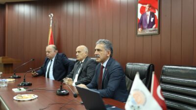 Gemlik protokolü, Gemlik Kaymakamı Osman Aslan Canbaba başkanlığında, Gemlik Ticaret