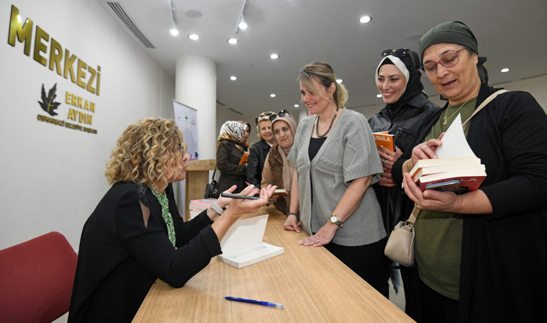 Kadınları kitap okumaya teşvik etmek adına hayata geçirdiği  ‘Kadın