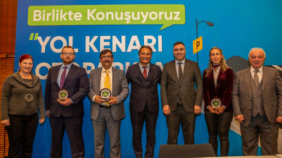 Bursa Kent Konseyi tarafından düzenlenen ‘Yol Kenarı Otoparklar’ konulu panelde,