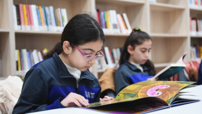 Osmangazi Belediyesi’nin hizmete açtığı Hasan Ali Yücel Dünya Klasikleri Kütüphanesi,