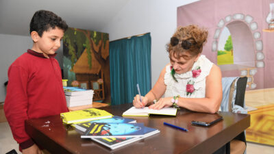 Osmangazi Belediyesi, çocuklara kitap okuma alışkanlığı kazandırmak amacıyla düzenlediği etkinlikler