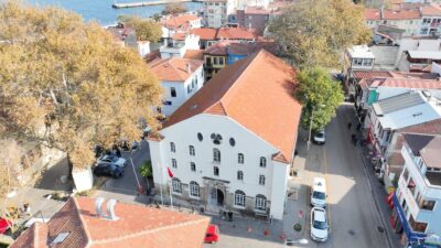 Mudanya Belediyesi, tarihi Uğur Mumcu Kültür Merkezi ve çevresindeki yapıları