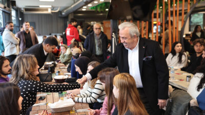 Nilüfer Belediye Başkanı Şadi Özdemir, Bursa Uludağ Üniversitesi Öğrenci Topluluklar