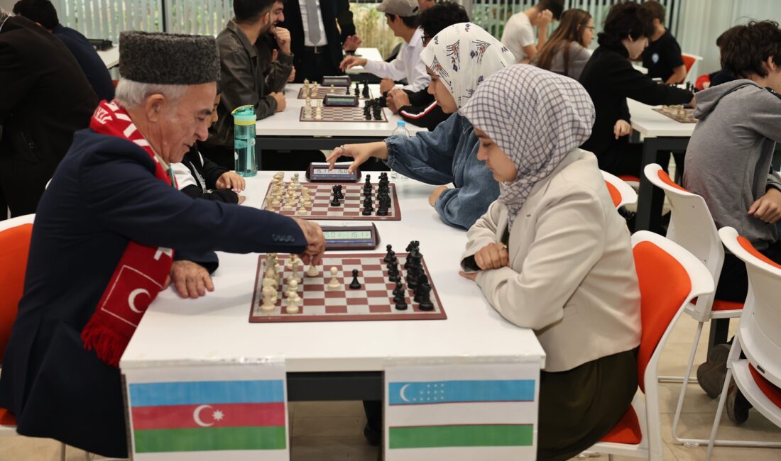 Nilüfer Belediyesi'nin ev sahipliğinde düzenlenen Türk Dünyası Kardeşlik Satranç Turnuvası'nda