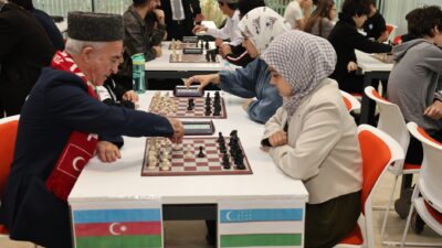 Nilüfer Belediyesi'nin ev sahipliğinde düzenlenen Türk Dünyası Kardeşlik Satranç Turnuvası'nda