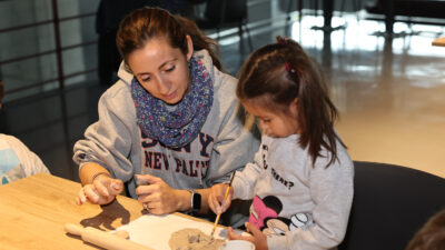 Nilüfer Belediyesi, 2. Uluslararası Seramik Bienali kapsamında Pancar Deposu'nda çocuklar