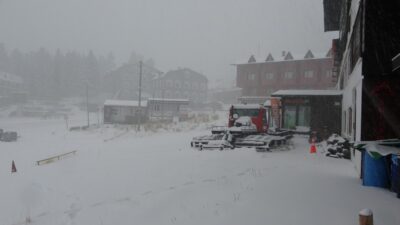 Geçtiğimiz sezonlarda kar yağmaması sebebiyle sezonun geç açıldığı Uludağ’da kar