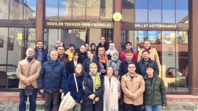 Yazarları, şairleri ve fikir önderlerini vatandaşlar ile buluşturan Osmangazi Belediyesi,