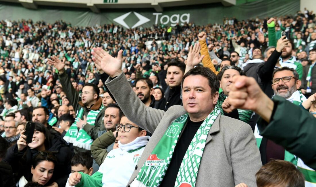 Osmangazi’de yaşayan çocuklara Bursaspor sevgisi aşılamak için mücadele veren Osmangazi