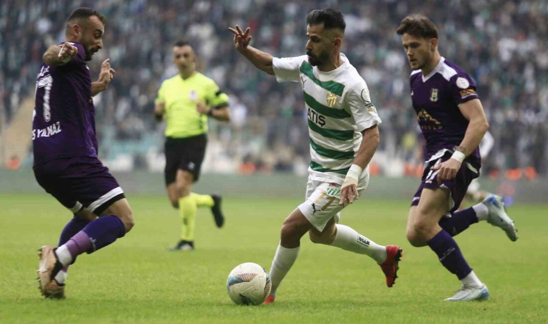 TFF 3. Lig 1. Grup 13. hafta maçında Bursaspor, sahasında