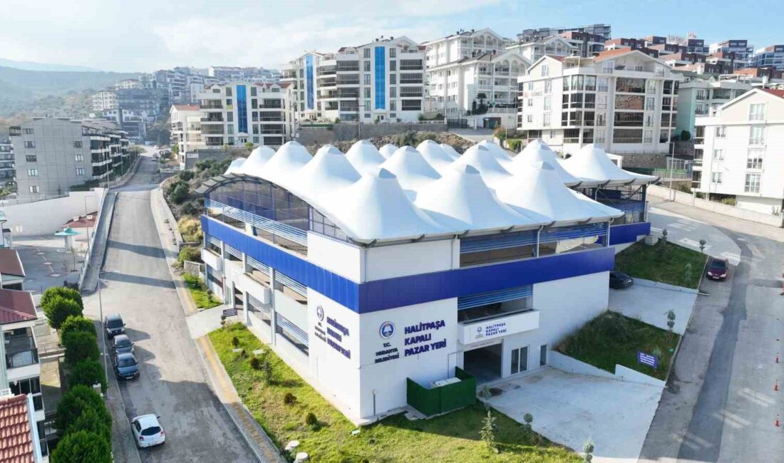 Mudanya Halitpaşa Mahallesi’nde daha önce kapalı pazaryeri olarak inşa edilen