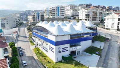 Mudanya Halitpaşa Mahallesi’nde daha önce kapalı pazaryeri olarak inşa edilen