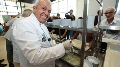 Nilüfer Kent Lokantasına gelenler paraları olmasa bile geri çevrilmiyor. Belediye’nin