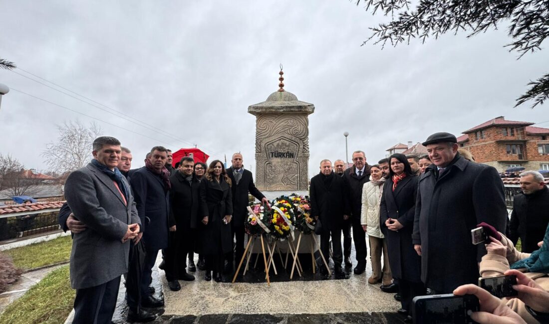 Direnişin Sembolü ‘Türkan bebek’ Mezarı Başında Anıldı Bulgaristan'da, 1984 yılındaki asimilasyon girişimi sırasında çıkan olaylarda annesinin kucağında