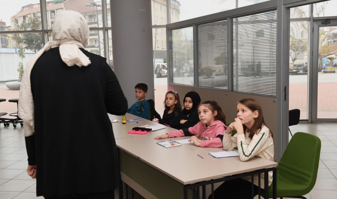 Osmangazi Belediyesi, düzenlediği “Kadın Olmak İletişimin Gücü” söyleşileriyle kadınların kendilerinin