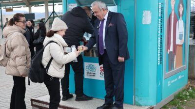 Nilüfer Belediyesi, soğuk kış günlerinde Bursa Uludağ Üniversitesi öğrencilerine, ücretsiz