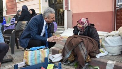 Cumhuriyet Halk Partisi Bursa İl Başkanı Nihat Yeşiltaş, Karacabey'de bir