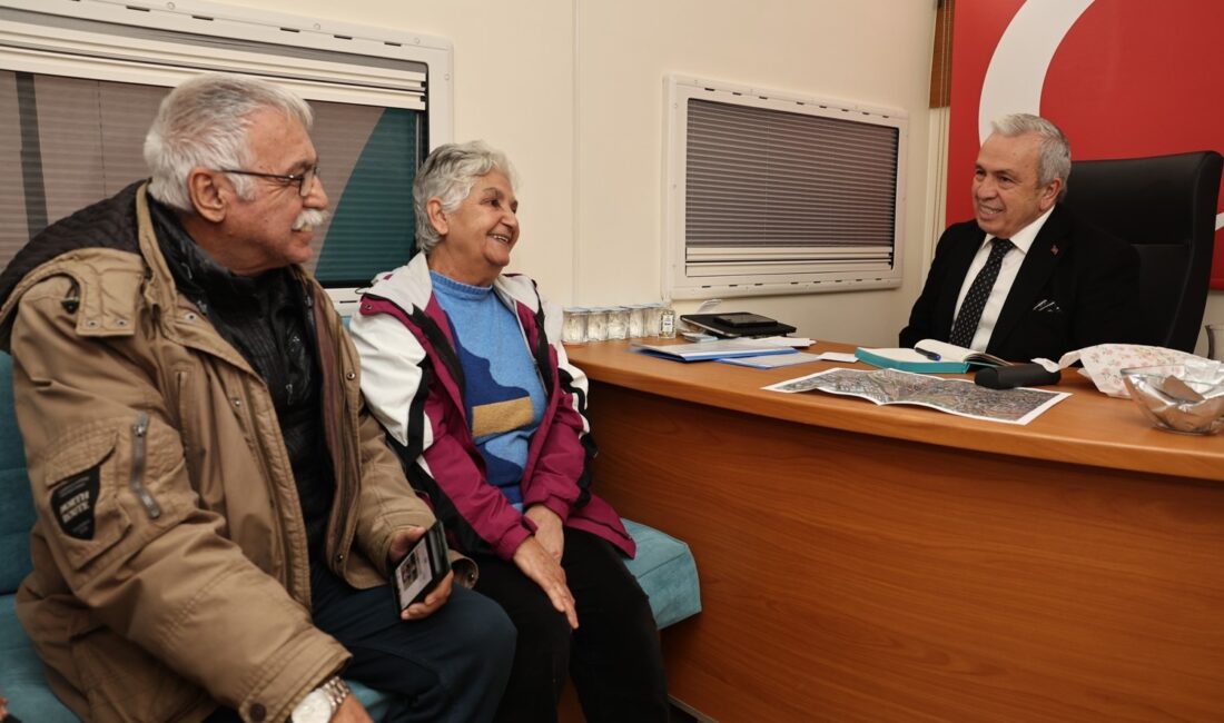 Nilüfer Belediye Başkanı Şadi Özdemir’in mahallelere giderek vatandaşların talep ve