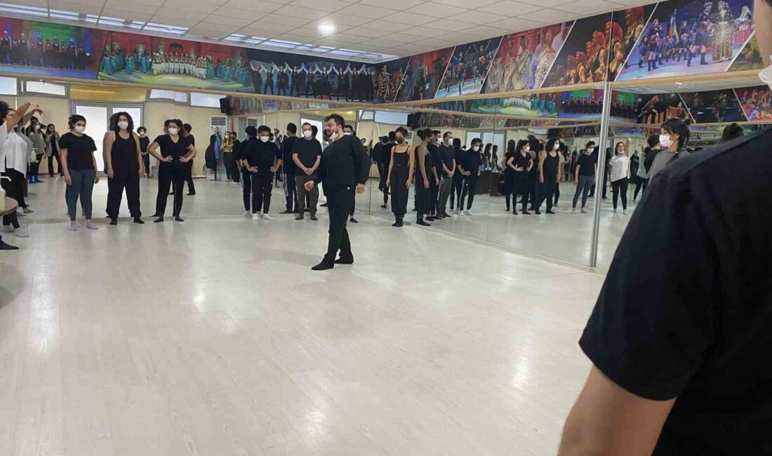 Bursa Büyükşehir Belediyesi Şehir Tiyatrosu, yeni yetenekleri sahnelere kazandırmak ve